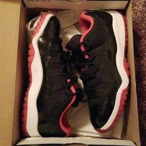 Kids Jordan 11 Low